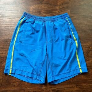 Lululemon Pace Breaker Short 9" 
Lined 
Blue 
Size Medium